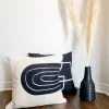 Les textiles Patlin Kozy Cushion - Black Arch* Cushions