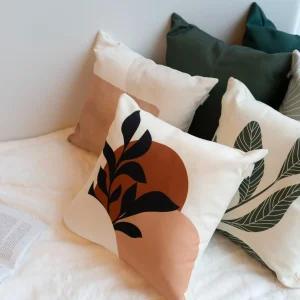 Les textiles Patlin Kozy Cushion - Black Foliage With Arches* Cushions