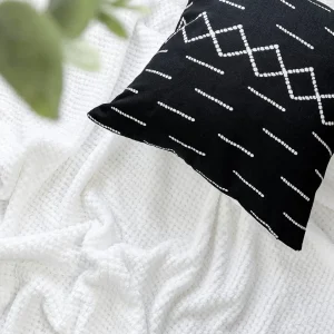 Agence K Kozy Textured Throw - White* Throws